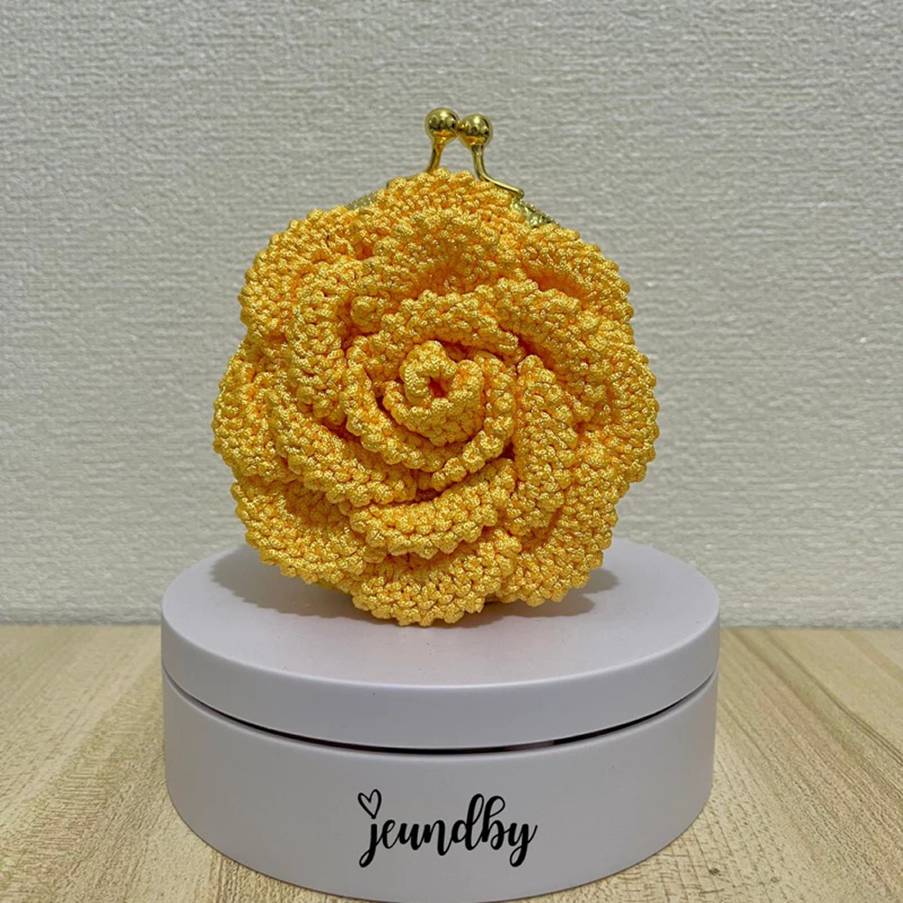 Carteira Flor de Crochê Artesanal